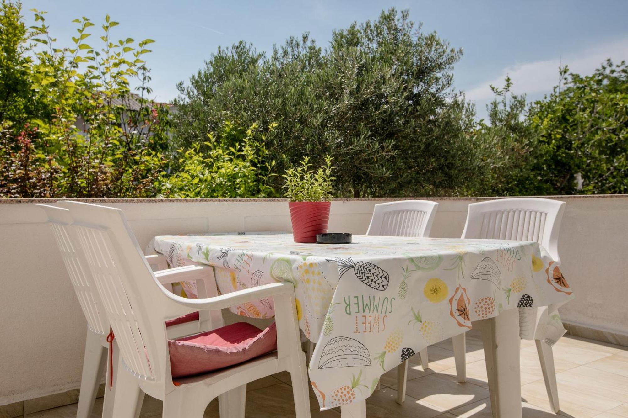 Lovely Meta Apartments Palit Екстер'єр фото