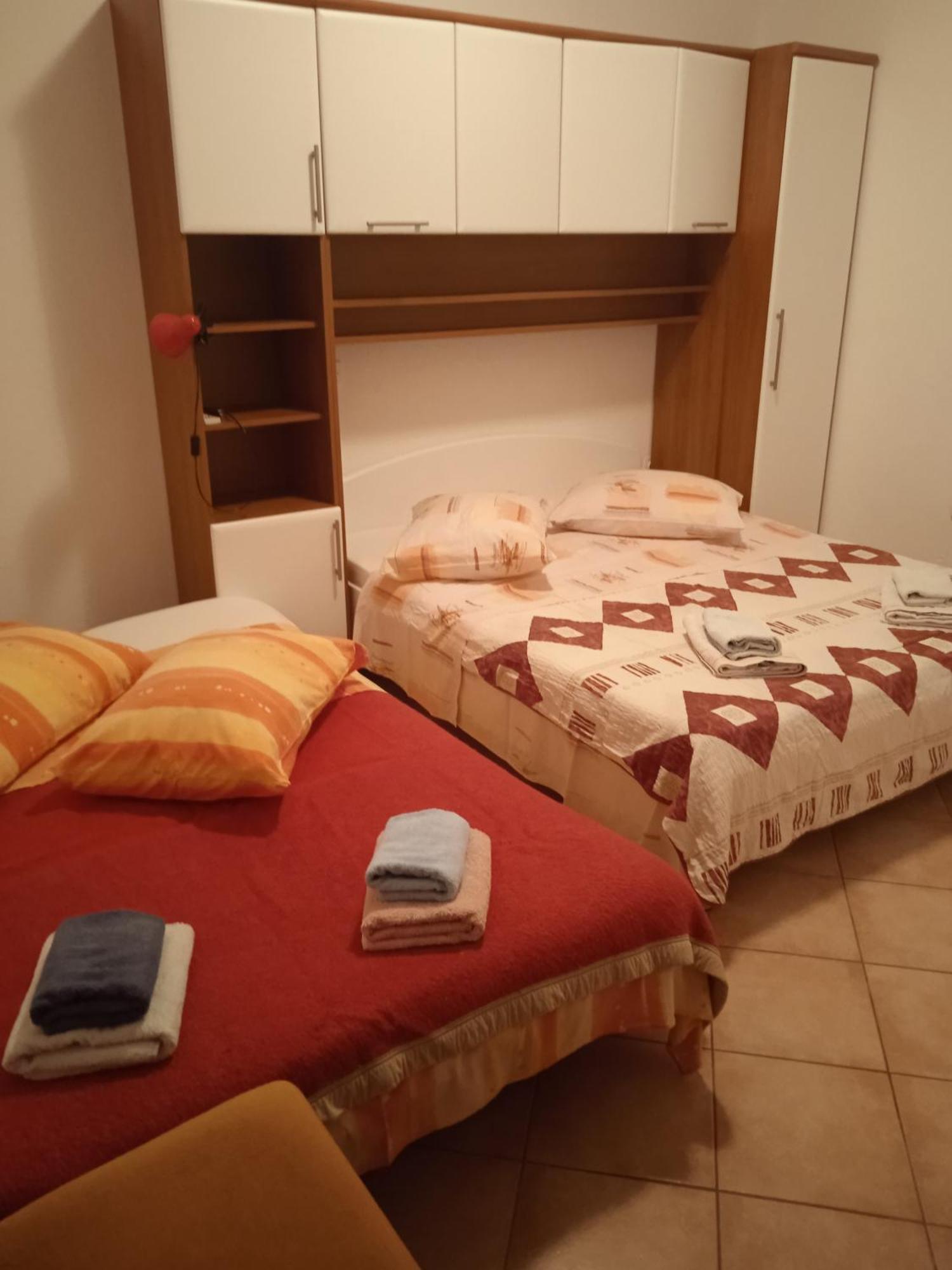 Lovely Meta Apartments Palit Екстер'єр фото