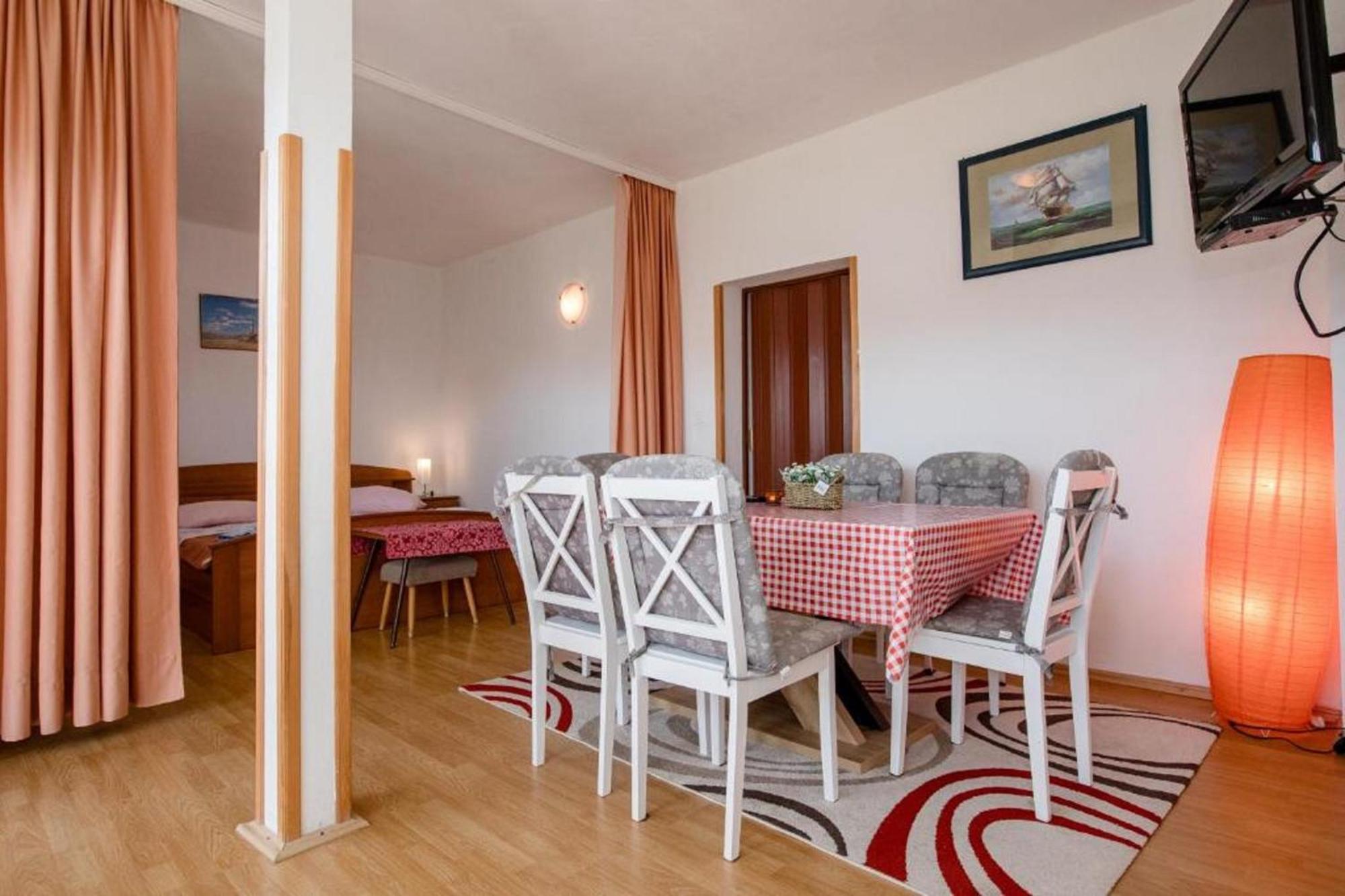 Lovely Meta Apartments Palit Екстер'єр фото