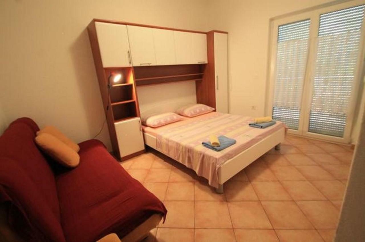 Lovely Meta Apartments Palit Екстер'єр фото