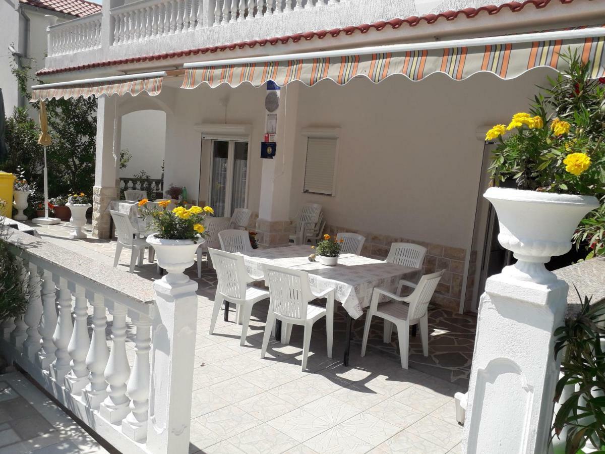 Lovely Meta Apartments Palit Екстер'єр фото