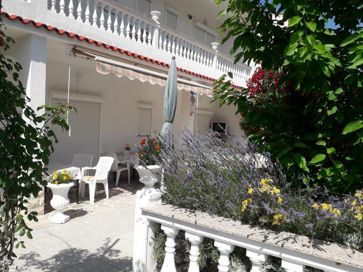 Lovely Meta Apartments Palit Екстер'єр фото