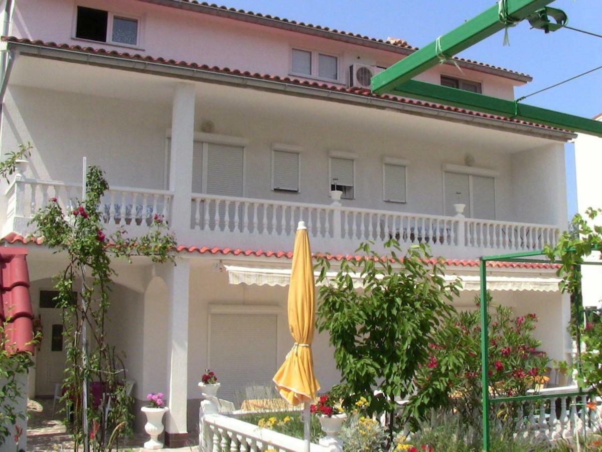 Lovely Meta Apartments Palit Екстер'єр фото