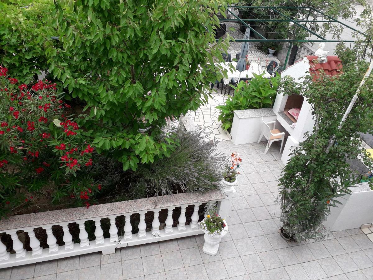 Lovely Meta Apartments Palit Екстер'єр фото