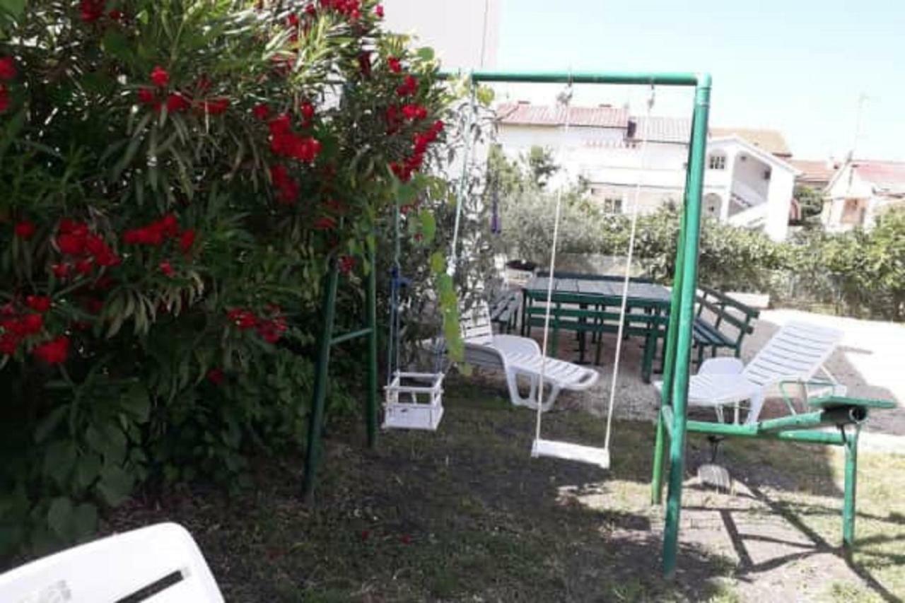 Lovely Meta Apartments Palit Екстер'єр фото